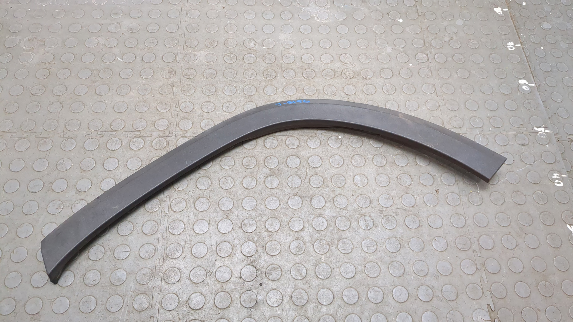Накладка заднего крыла левого
