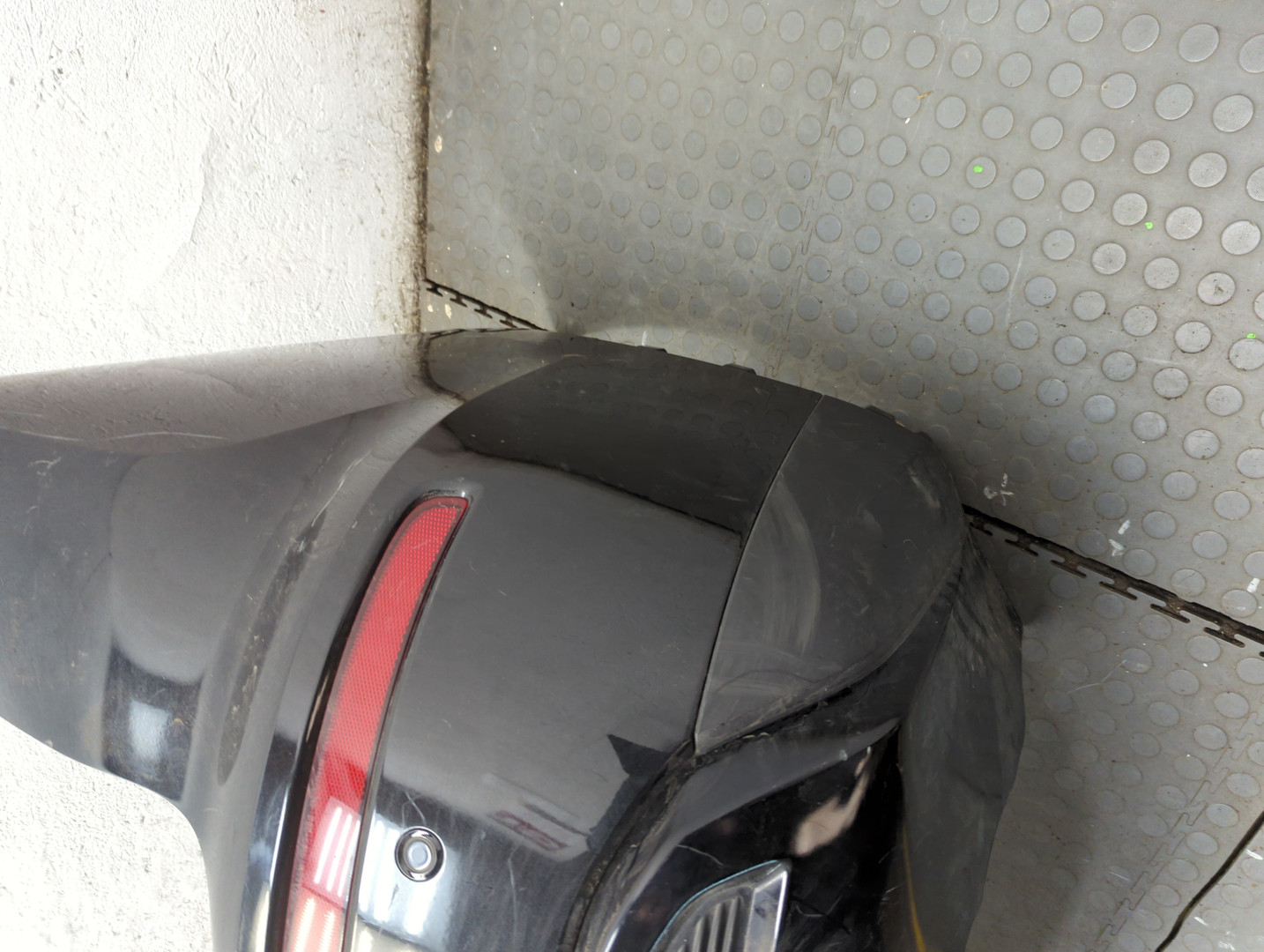 Бампер задний