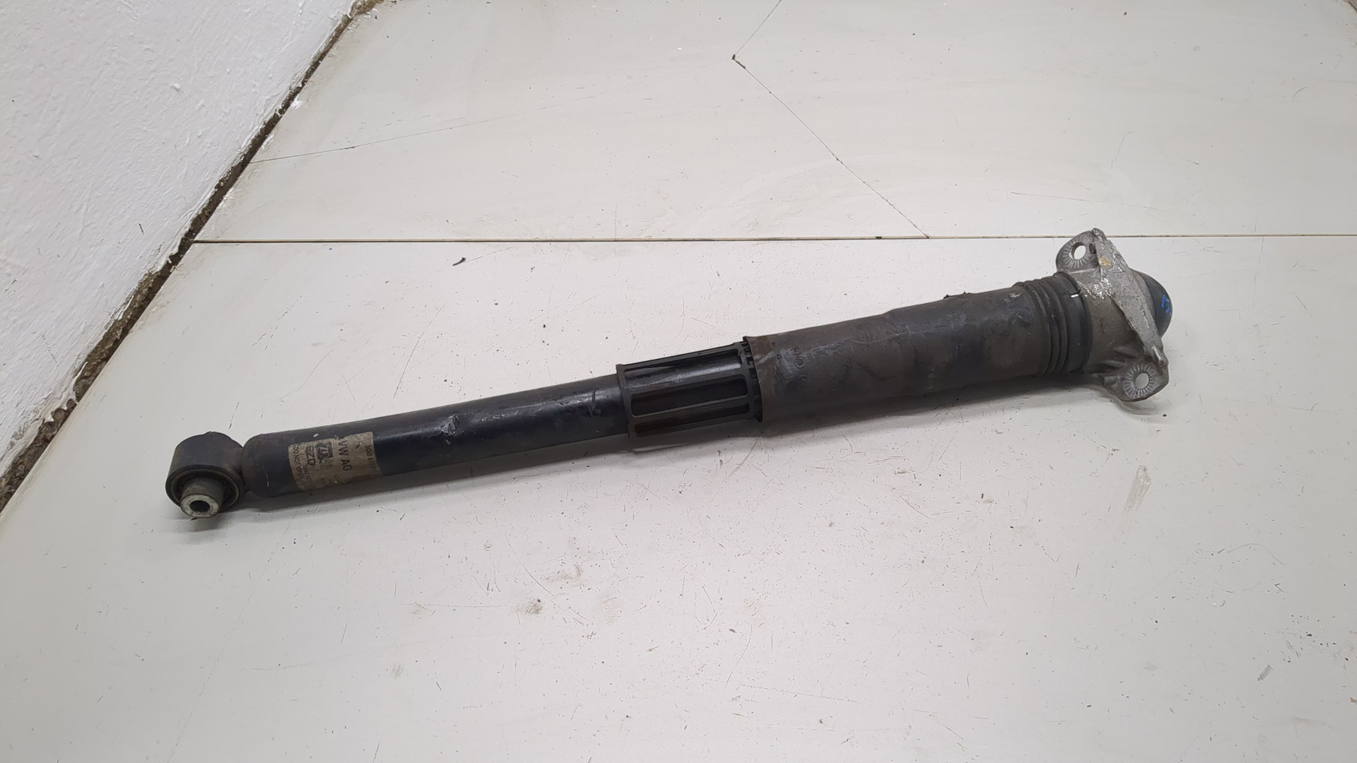 Амортизатор задний (стойка)