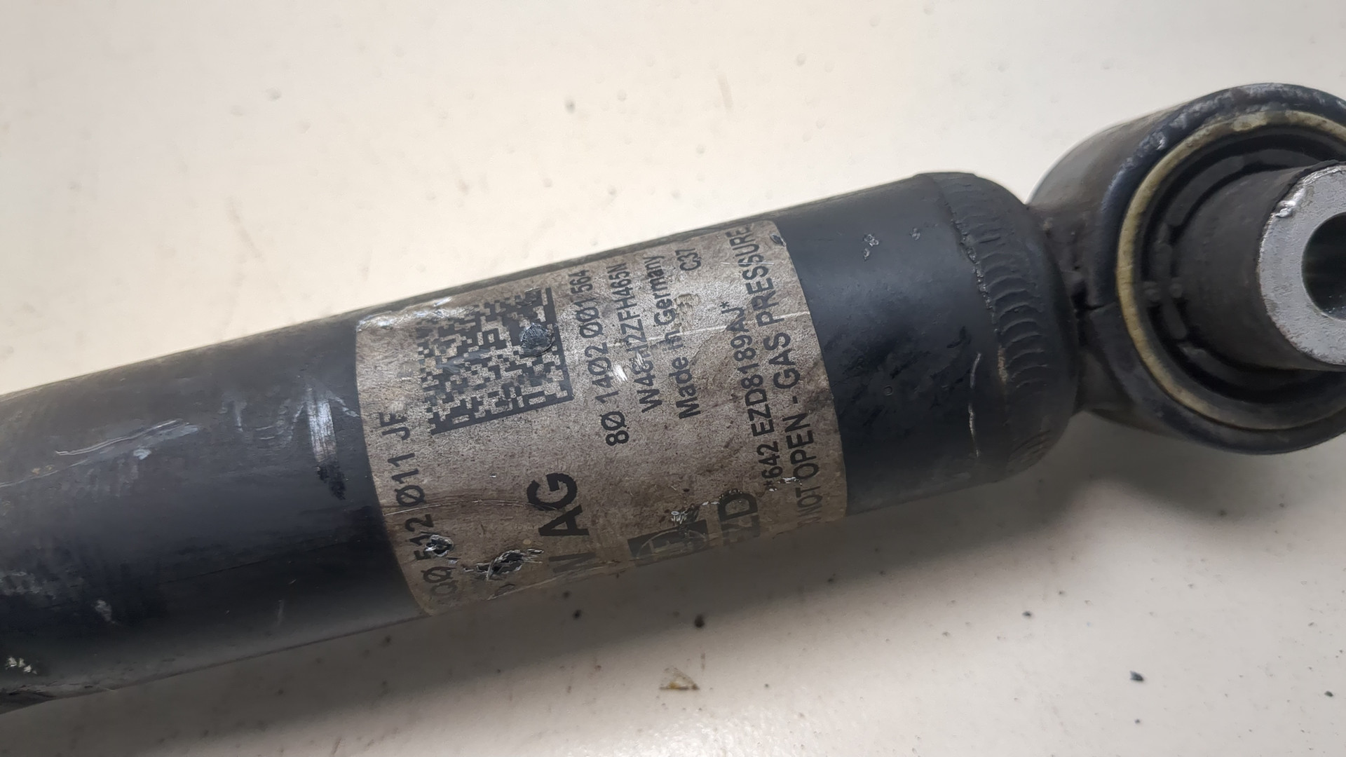 Амортизатор задний (стойка)