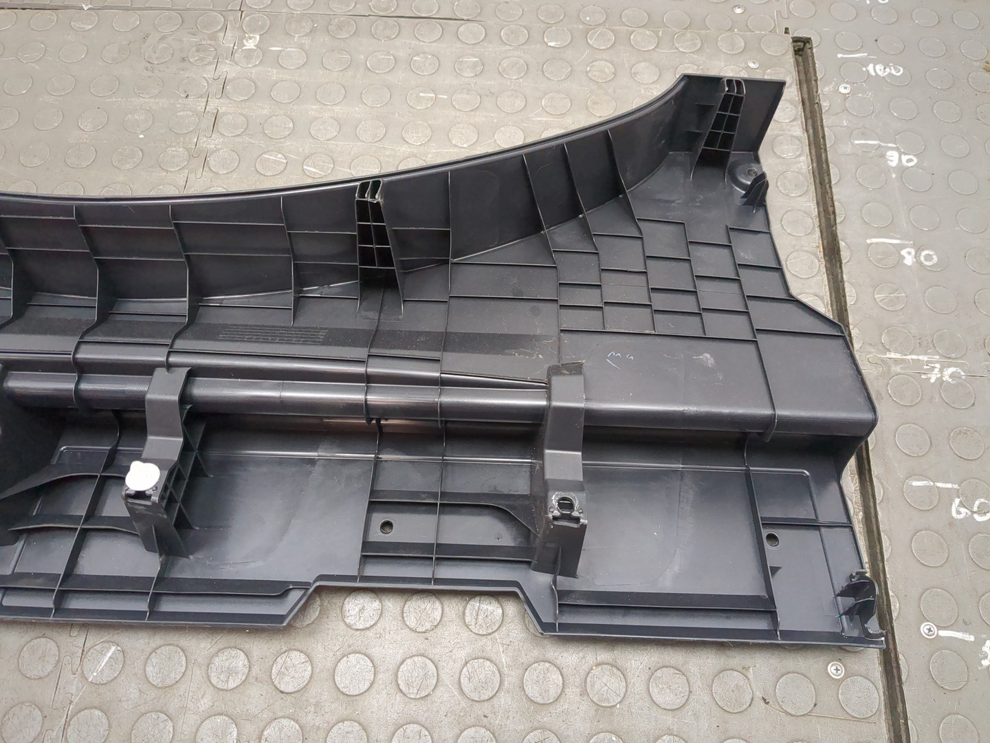 Обшивка багажника