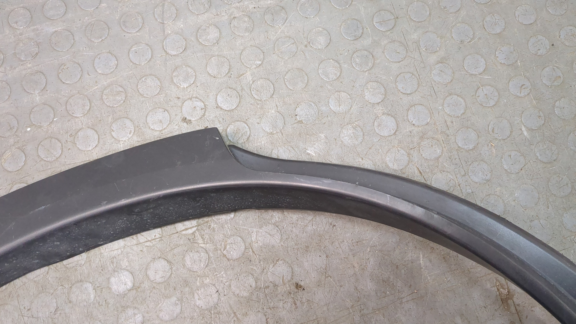 Молдинг заднего крыла правого