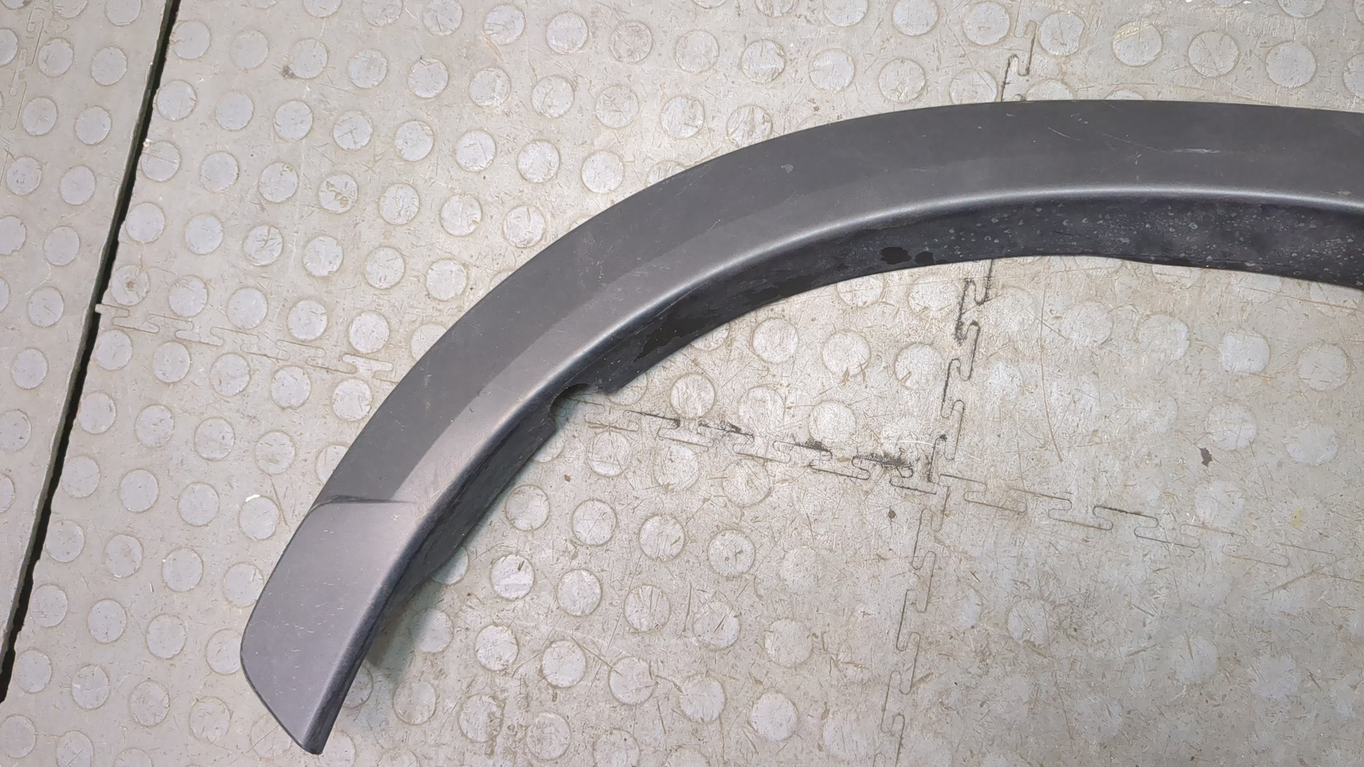 Молдинг заднего крыла правого