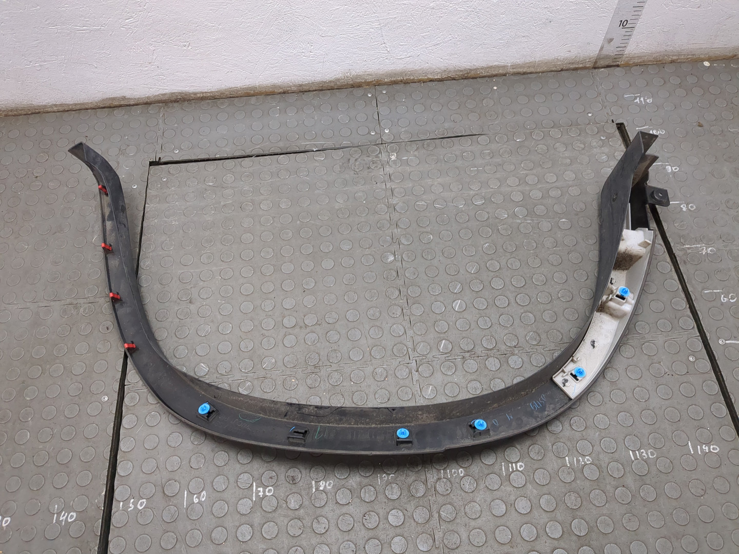 Молдинг заднего крыла правого