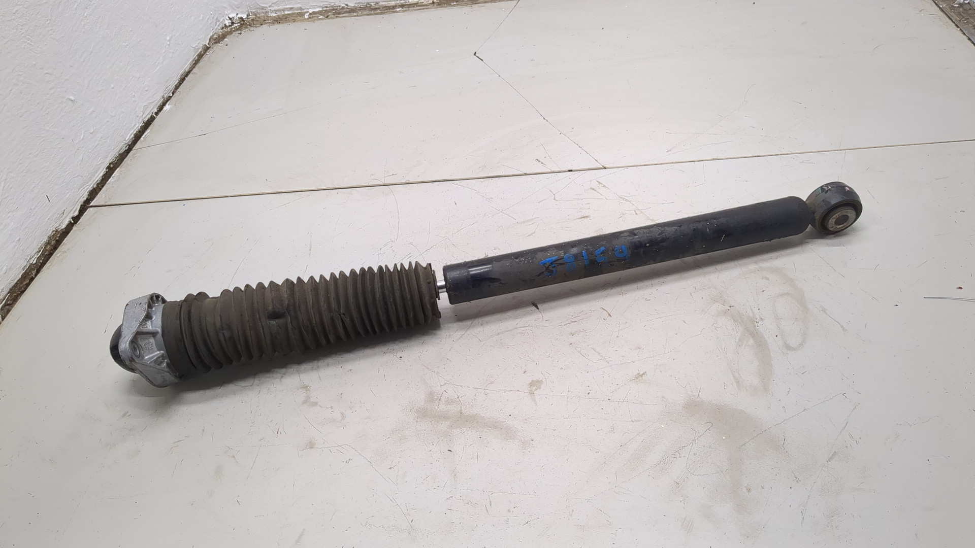 Амортизатор задний (стойка)