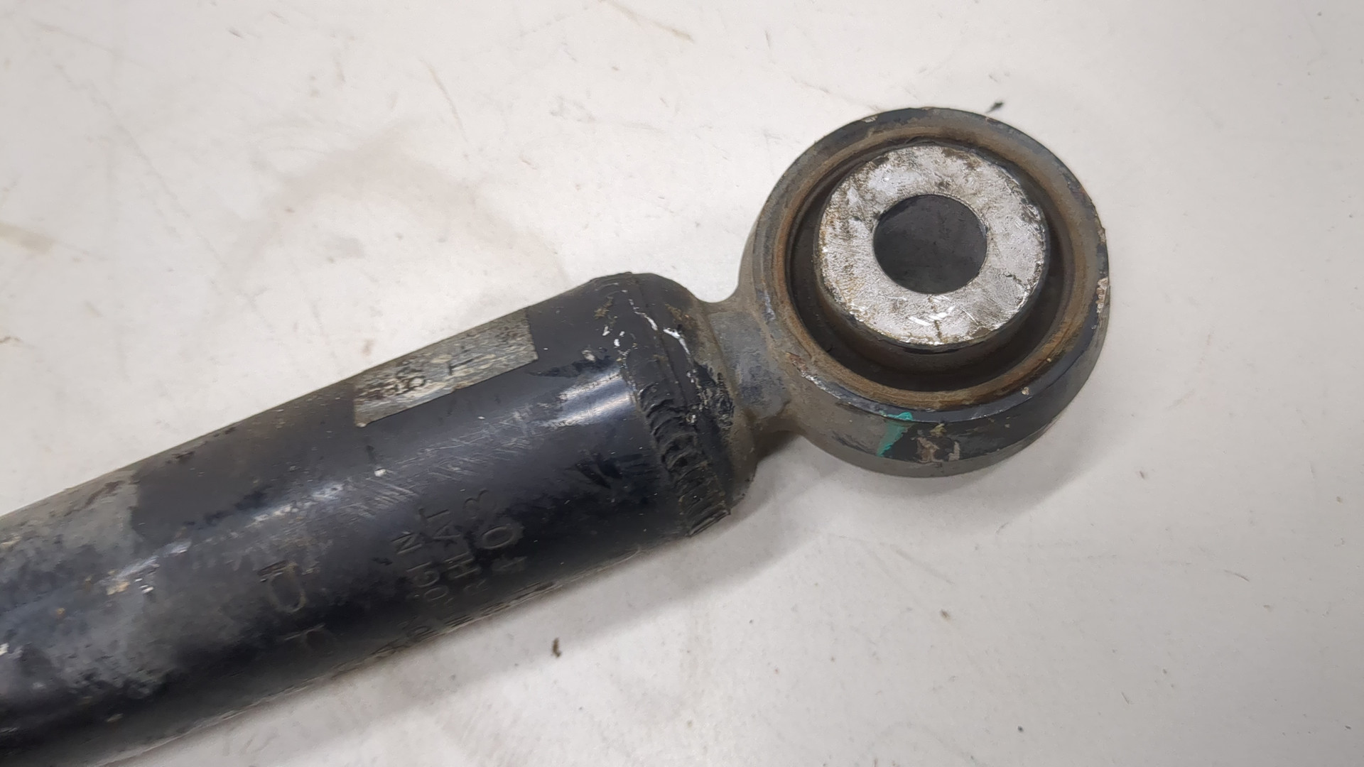 Амортизатор задний (стойка)