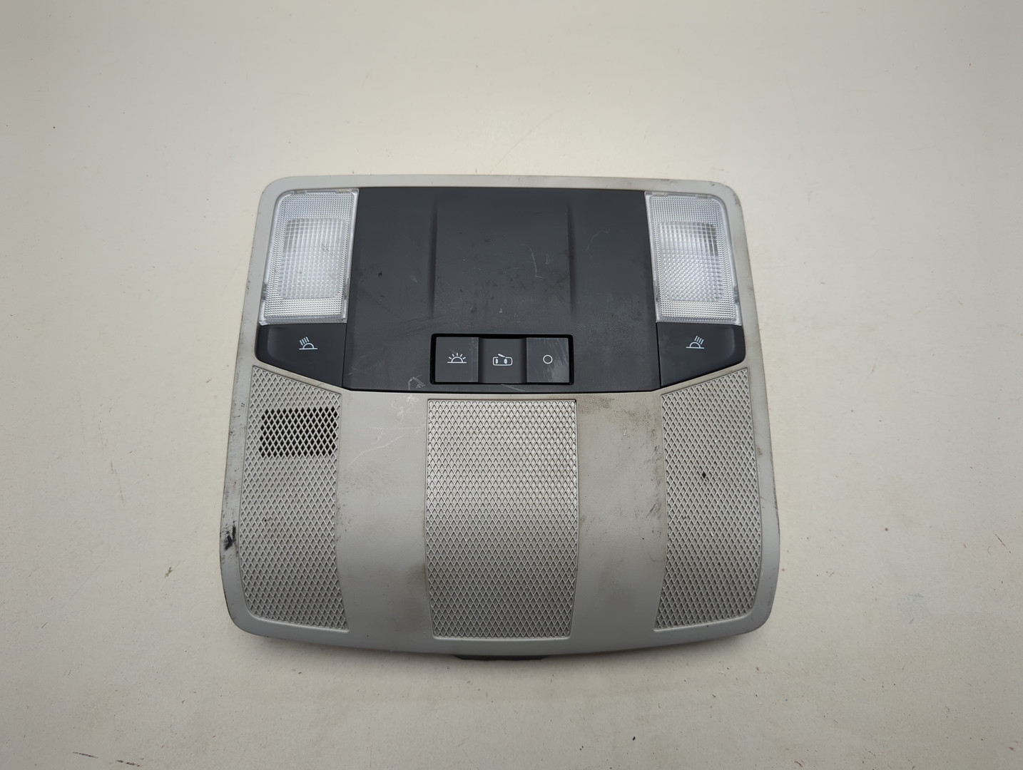 Плафон салонный