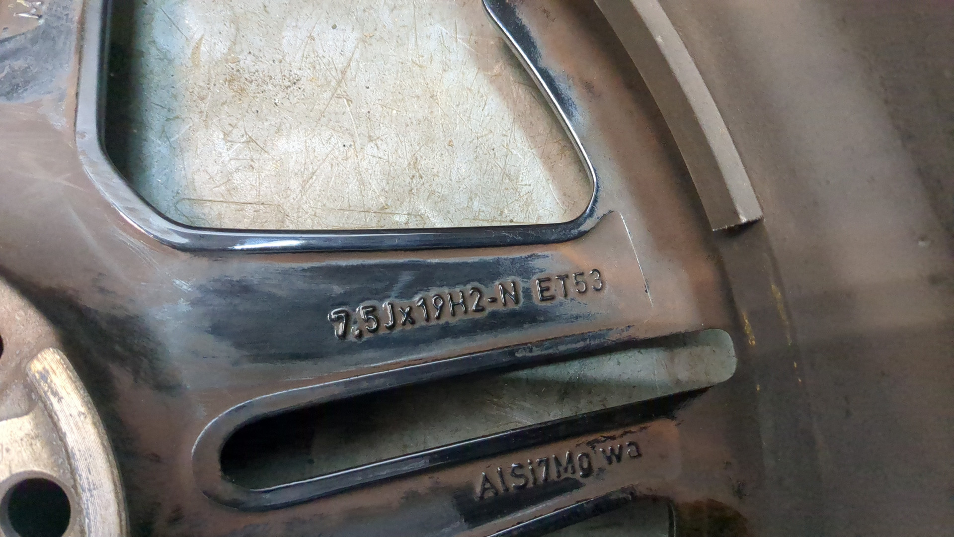 Диск колесный литой легкий сплав