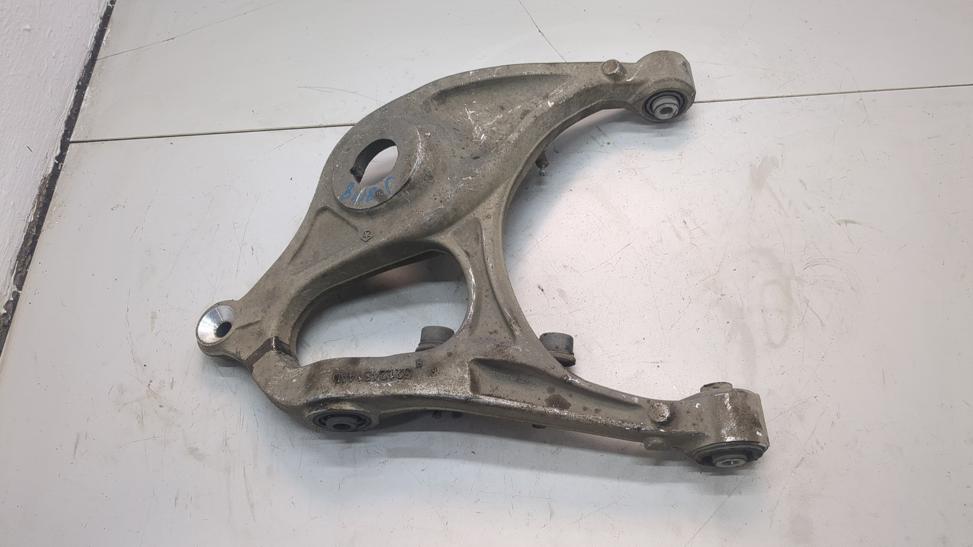 Рычаг задний правый