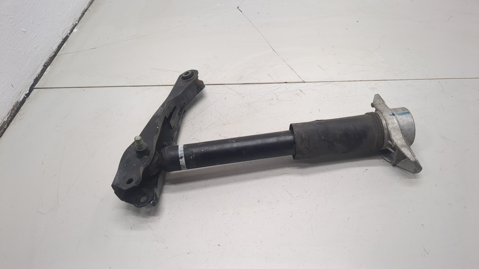 Амортизатор задний (стойка)