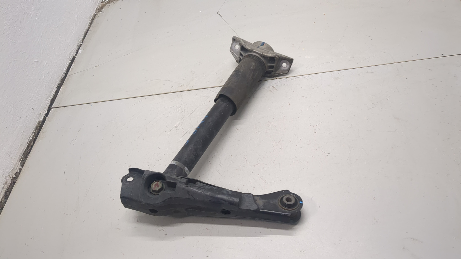 Амортизатор задний (стойка)