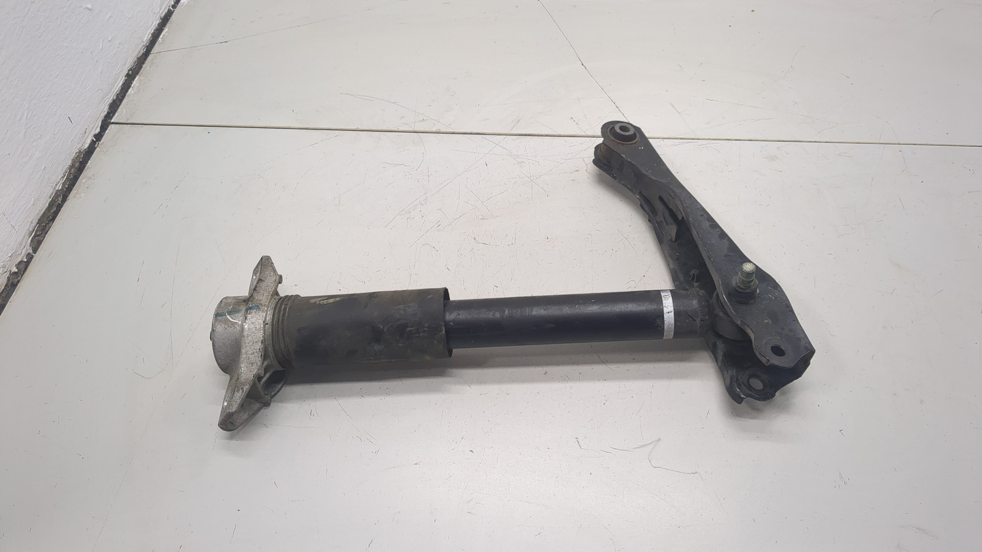 Амортизатор задний (стойка)