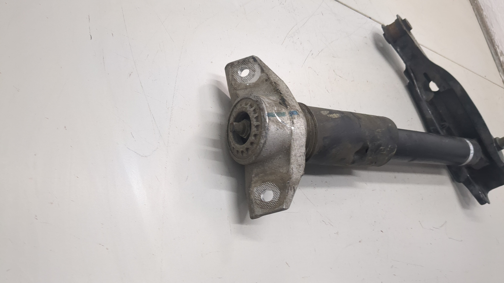 Амортизатор задний (стойка)