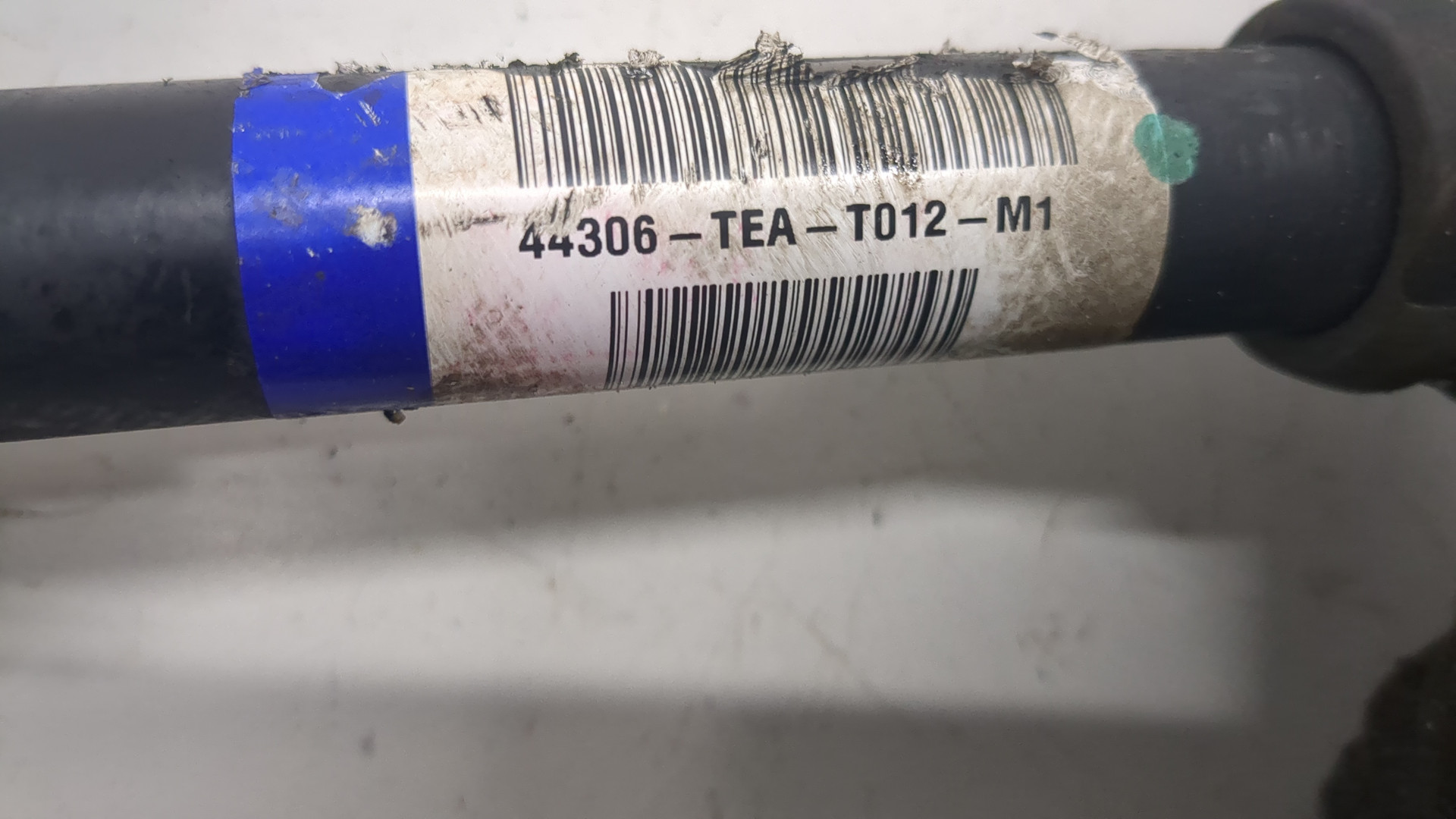 Полуось передняя левая