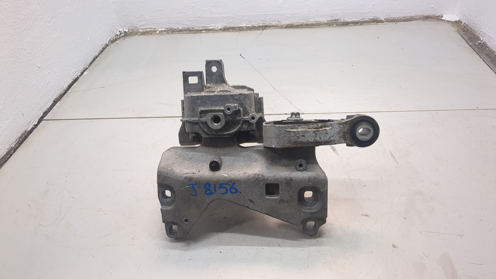 Опора двигателя