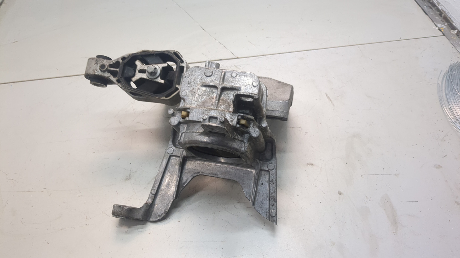 Опора двигателя