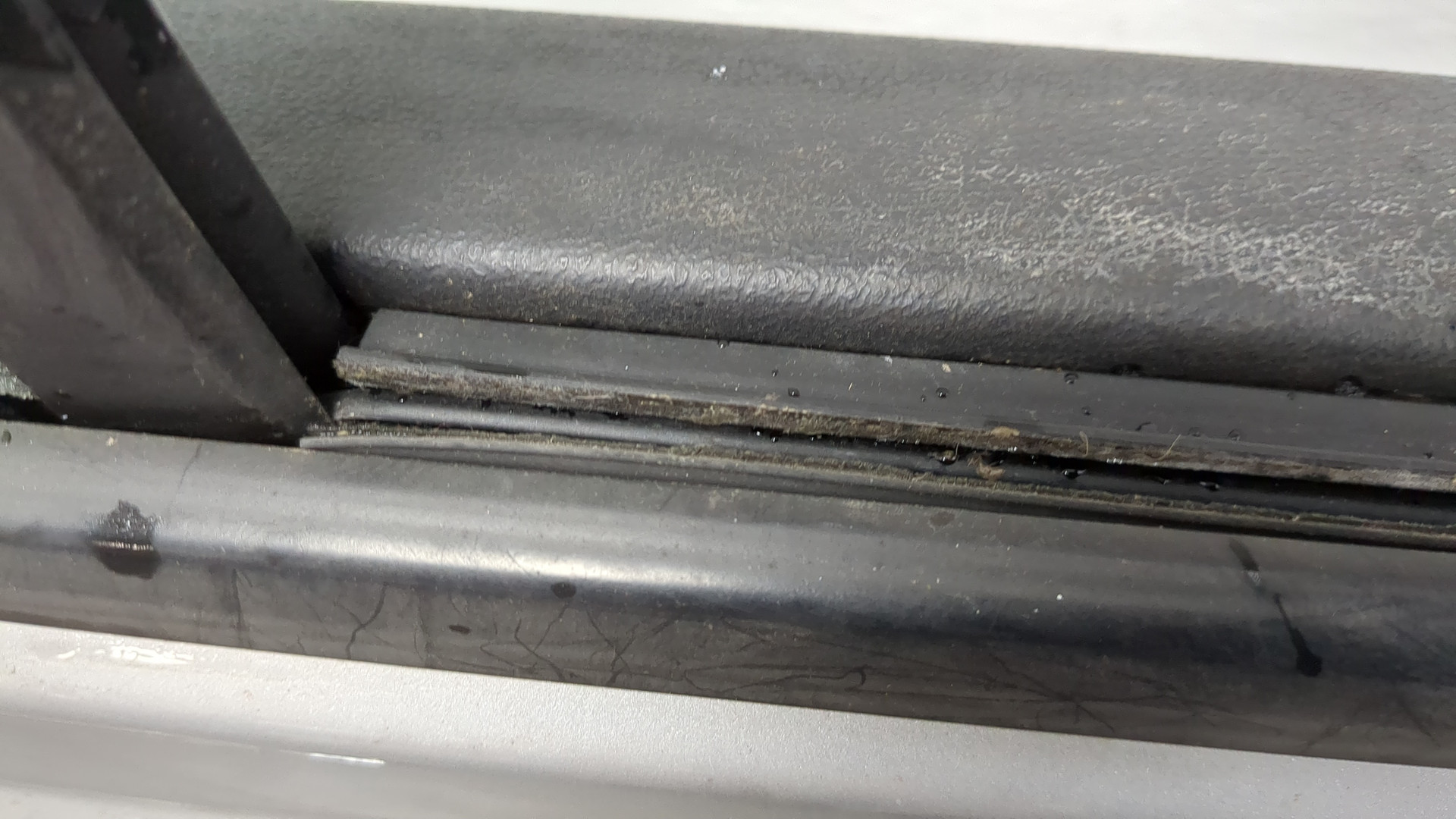 Дверь задняя правая