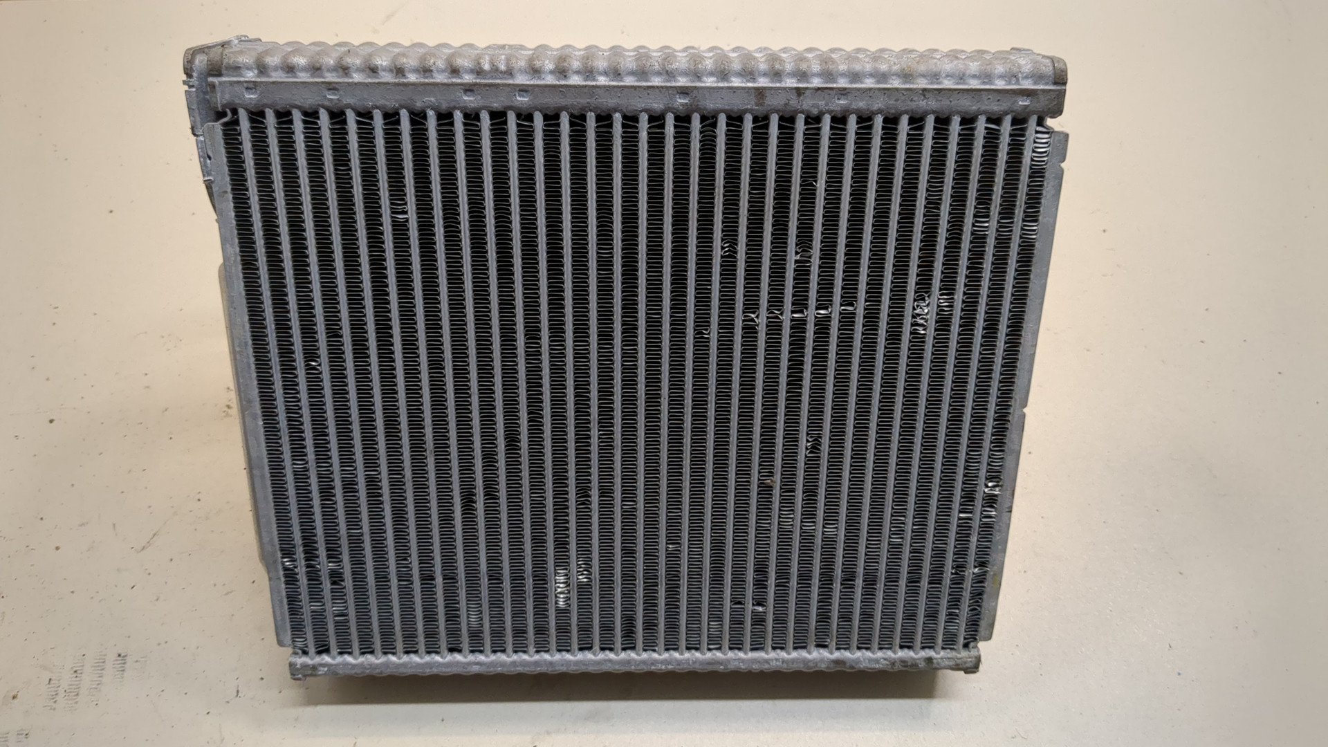 Радиатор кондиционера / конденсер