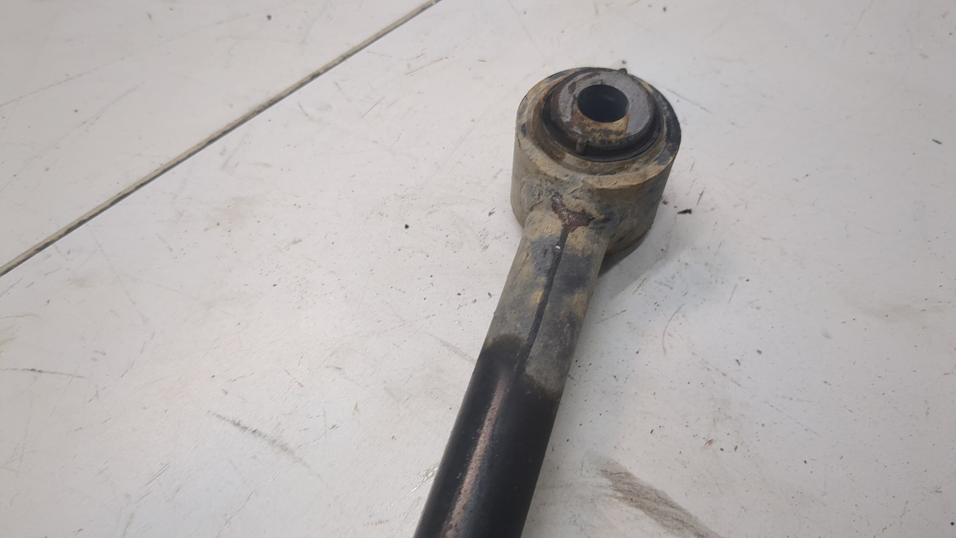 Рычаг задний