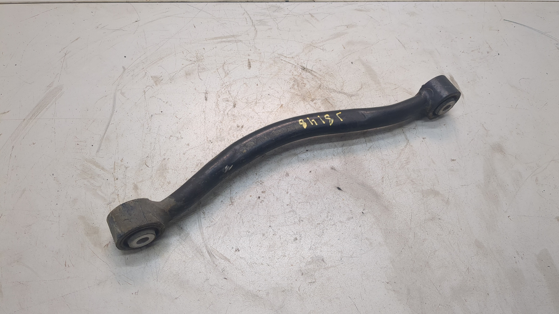 Рычаг задний