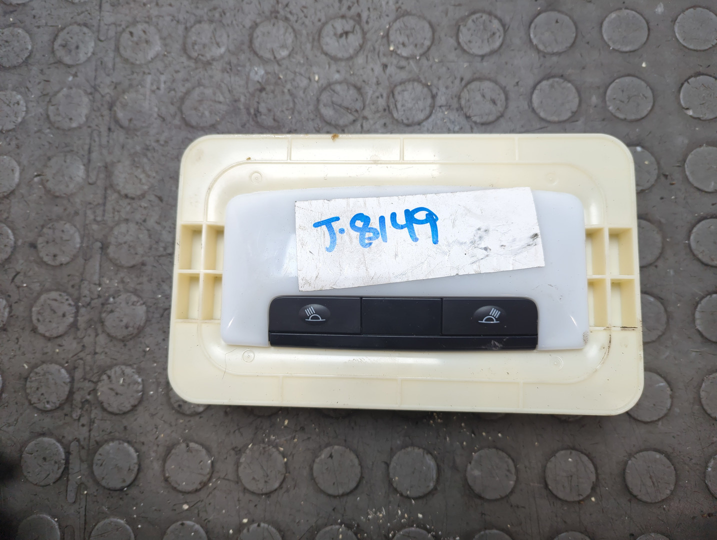 Плафон салонный