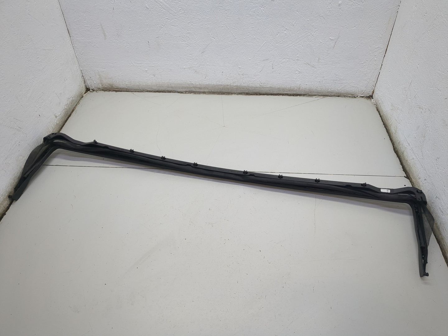 Шторка солнцезащитная