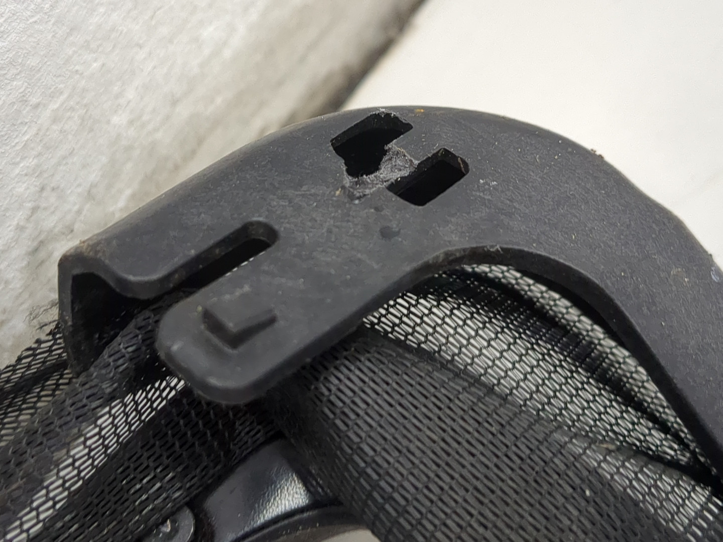 Шторка солнцезащитная