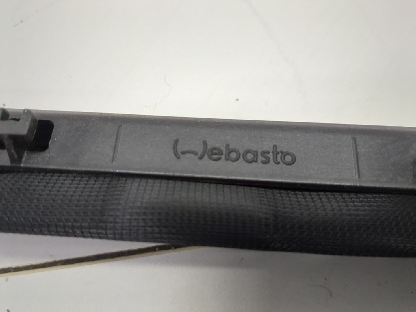 Шторка солнцезащитная