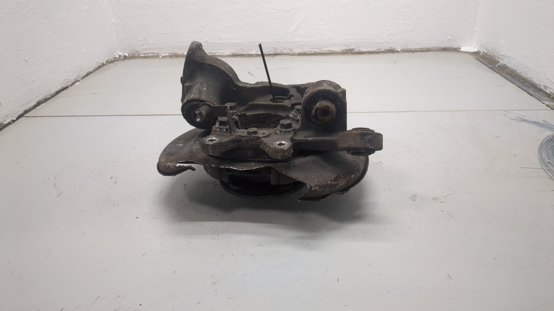 Кулак поворотный задний правый