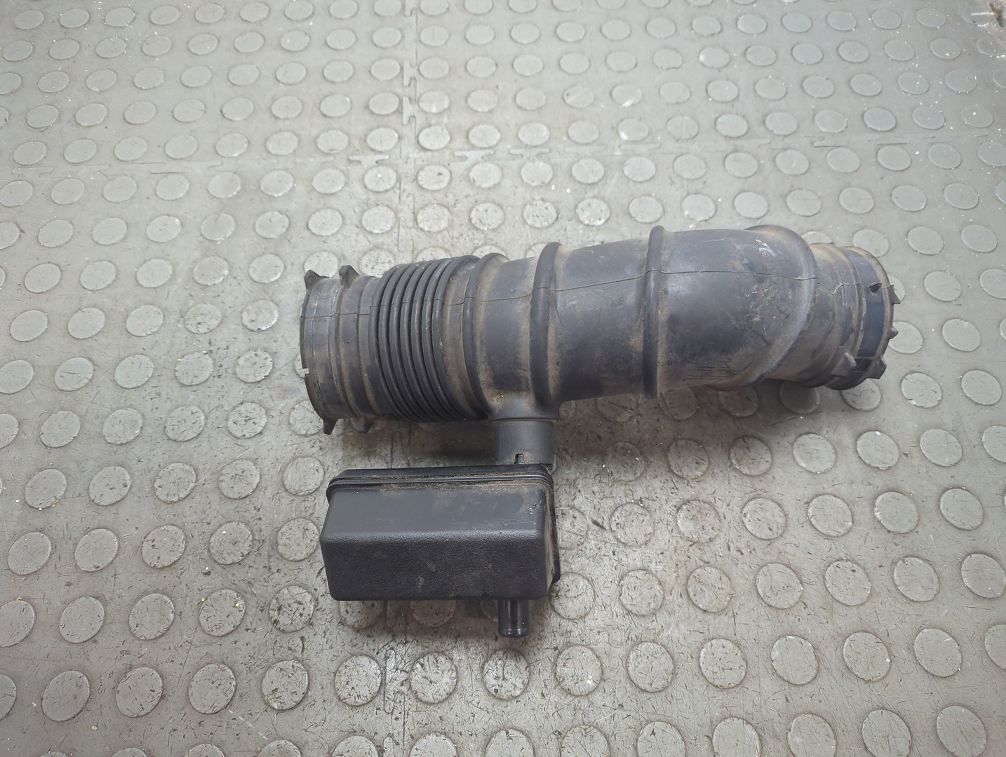 Патрубок воздушного фильтра