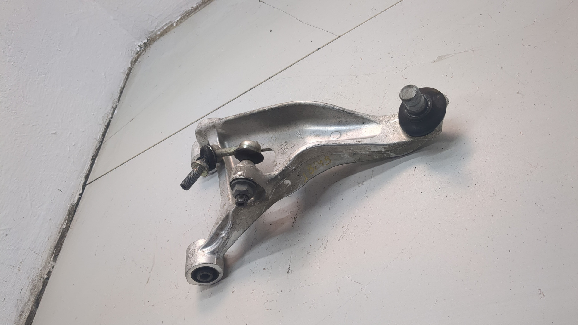 Рычаг задний правый