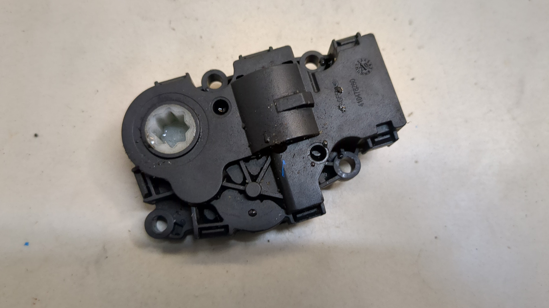 Моторчик заслонки печки