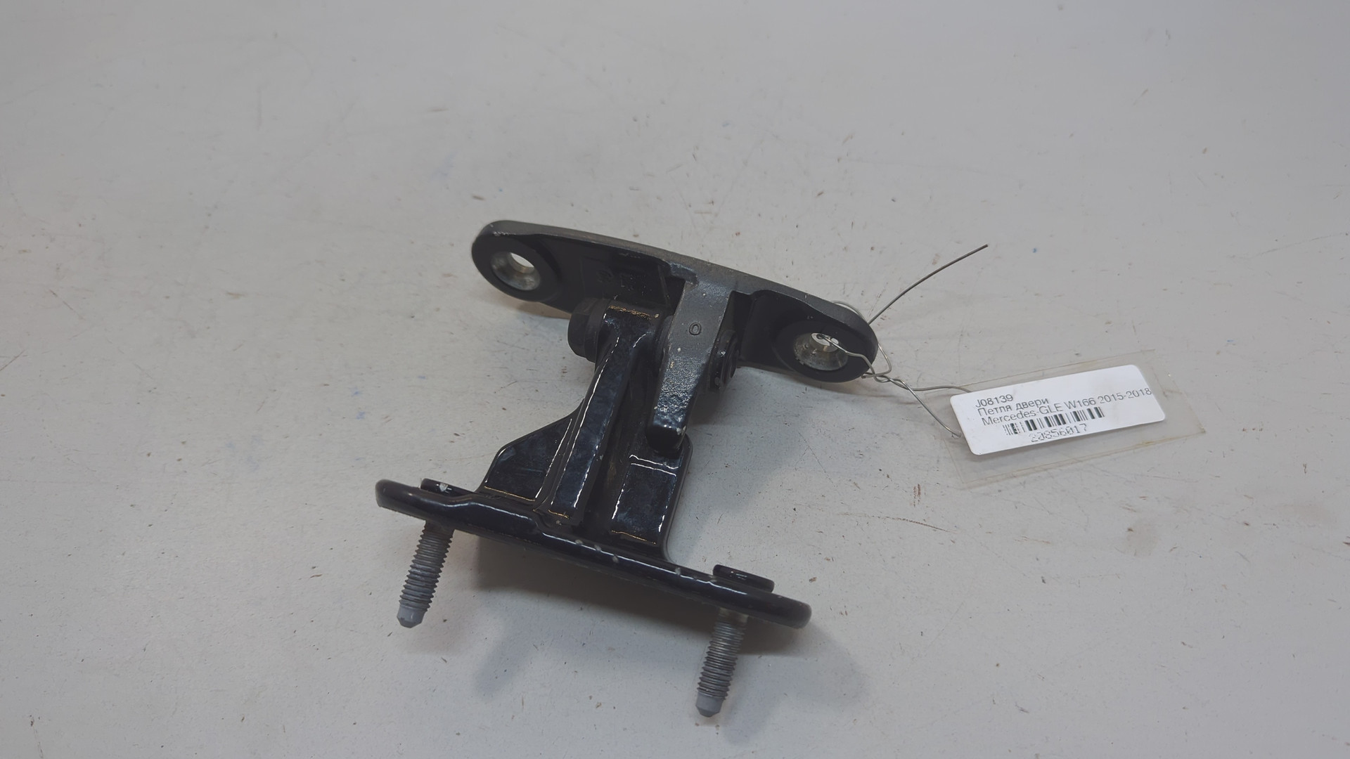 Петля двери