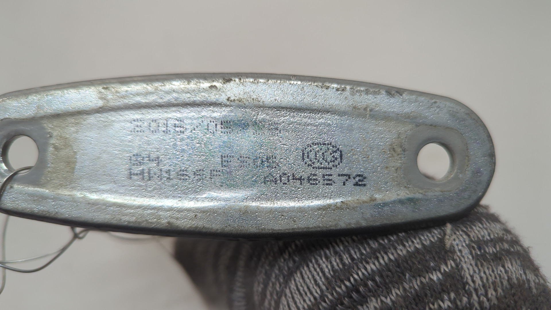 Петля двери