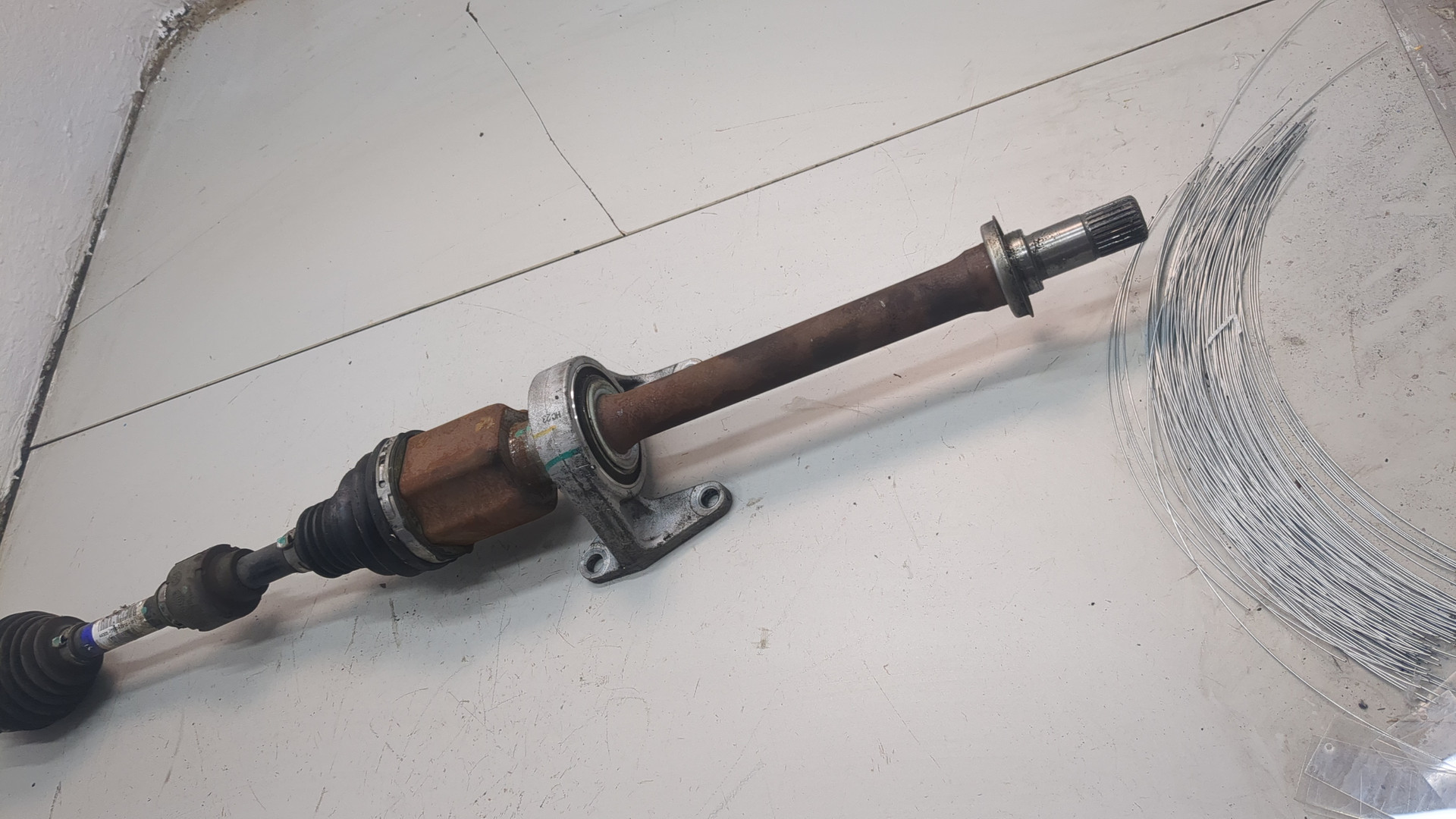 Полуось передняя правая