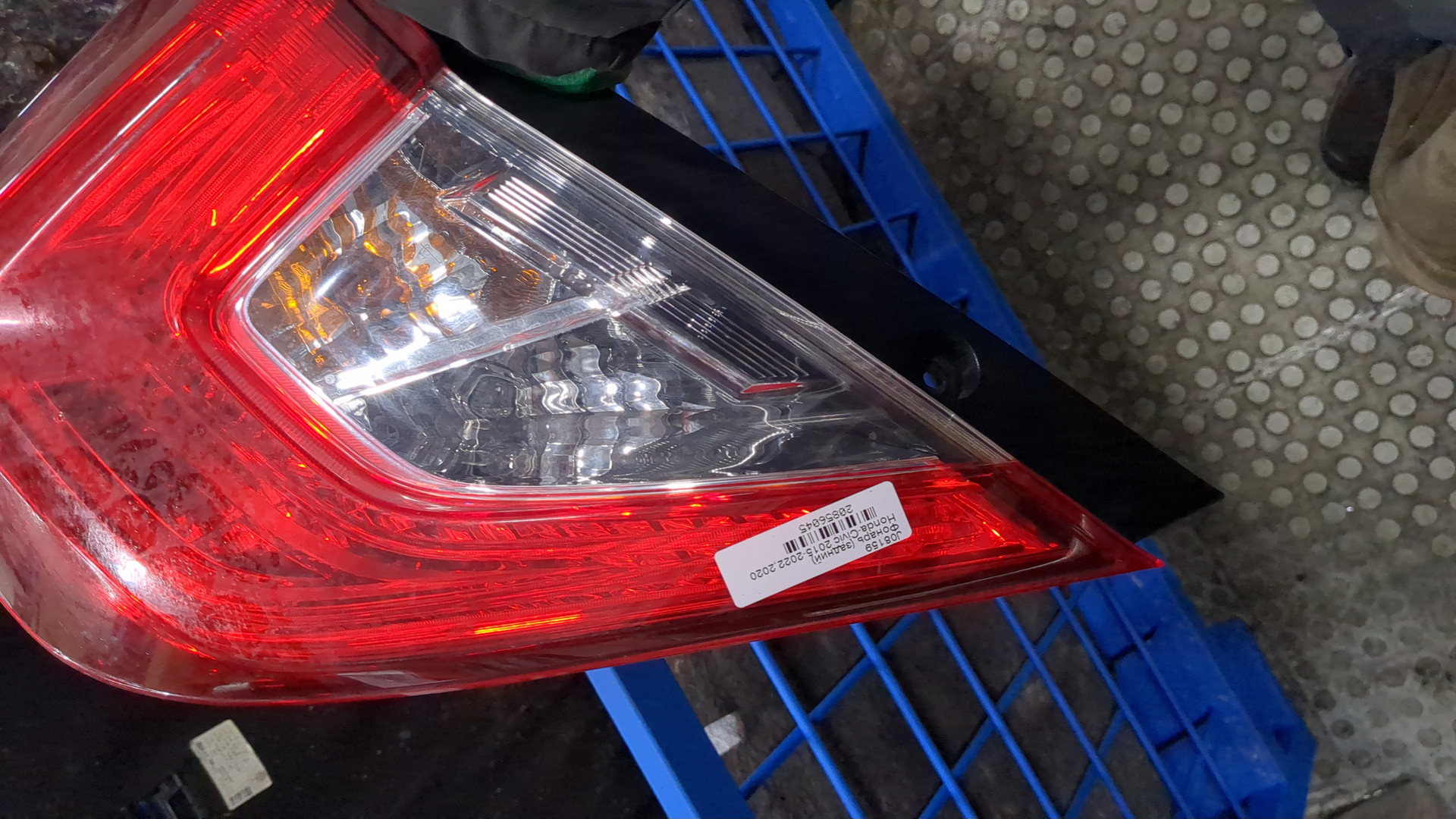 Фонарь задний левый