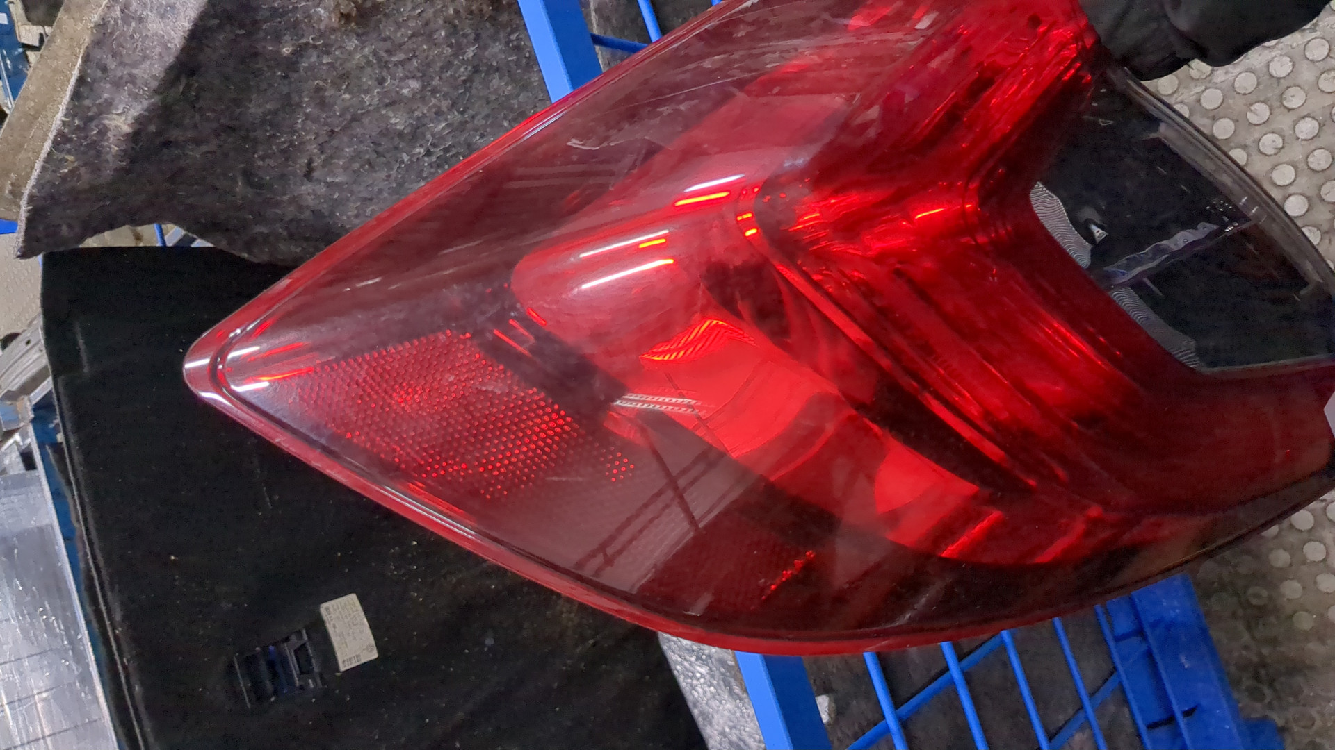 Фонарь задний левый