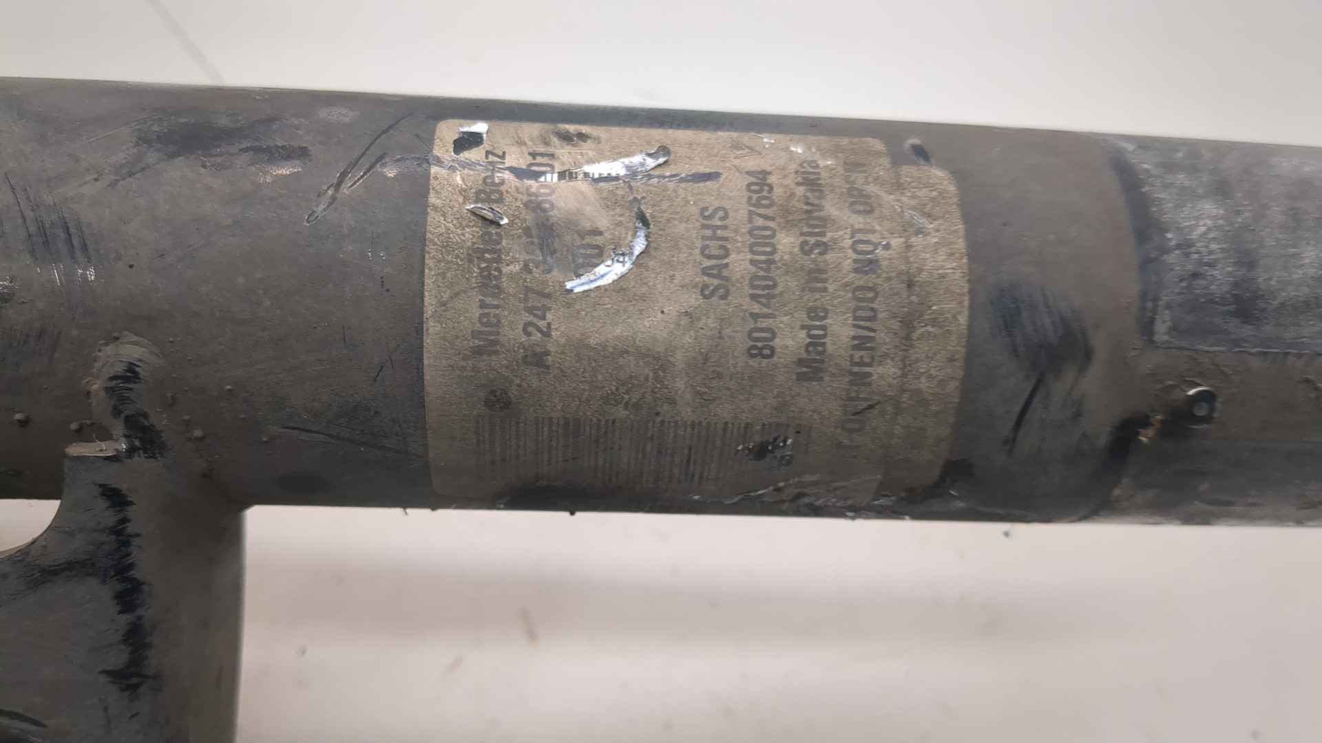 Амортизатор передний правый