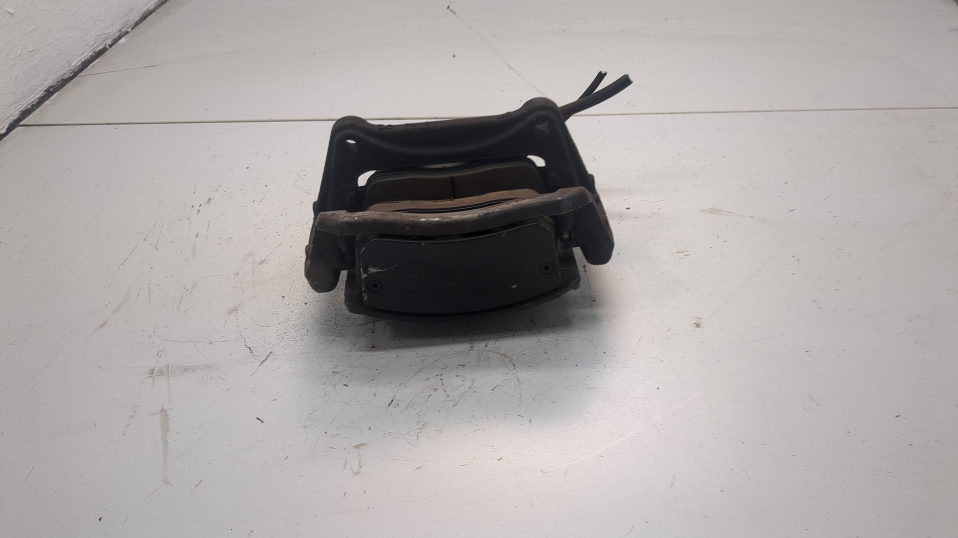 Суппорт передний правый