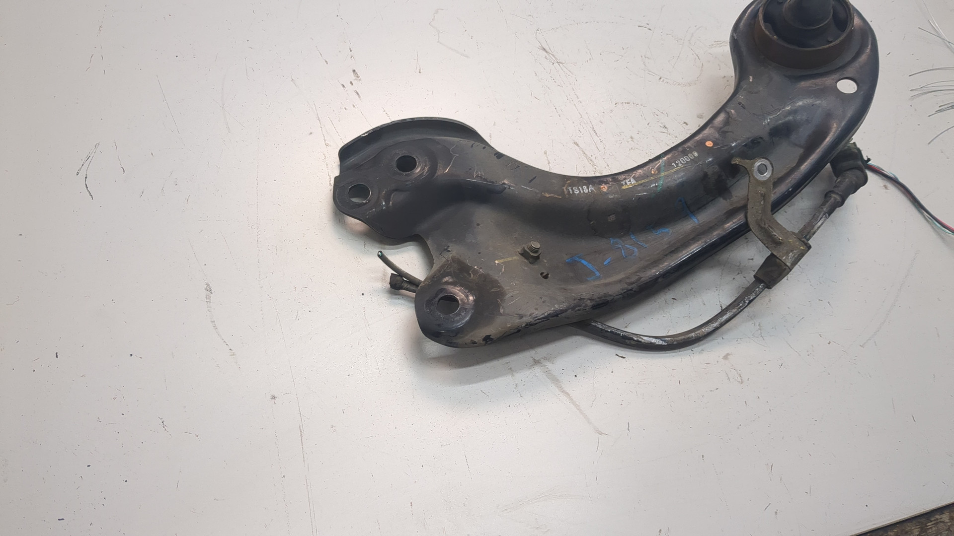 Рычаг задний правый