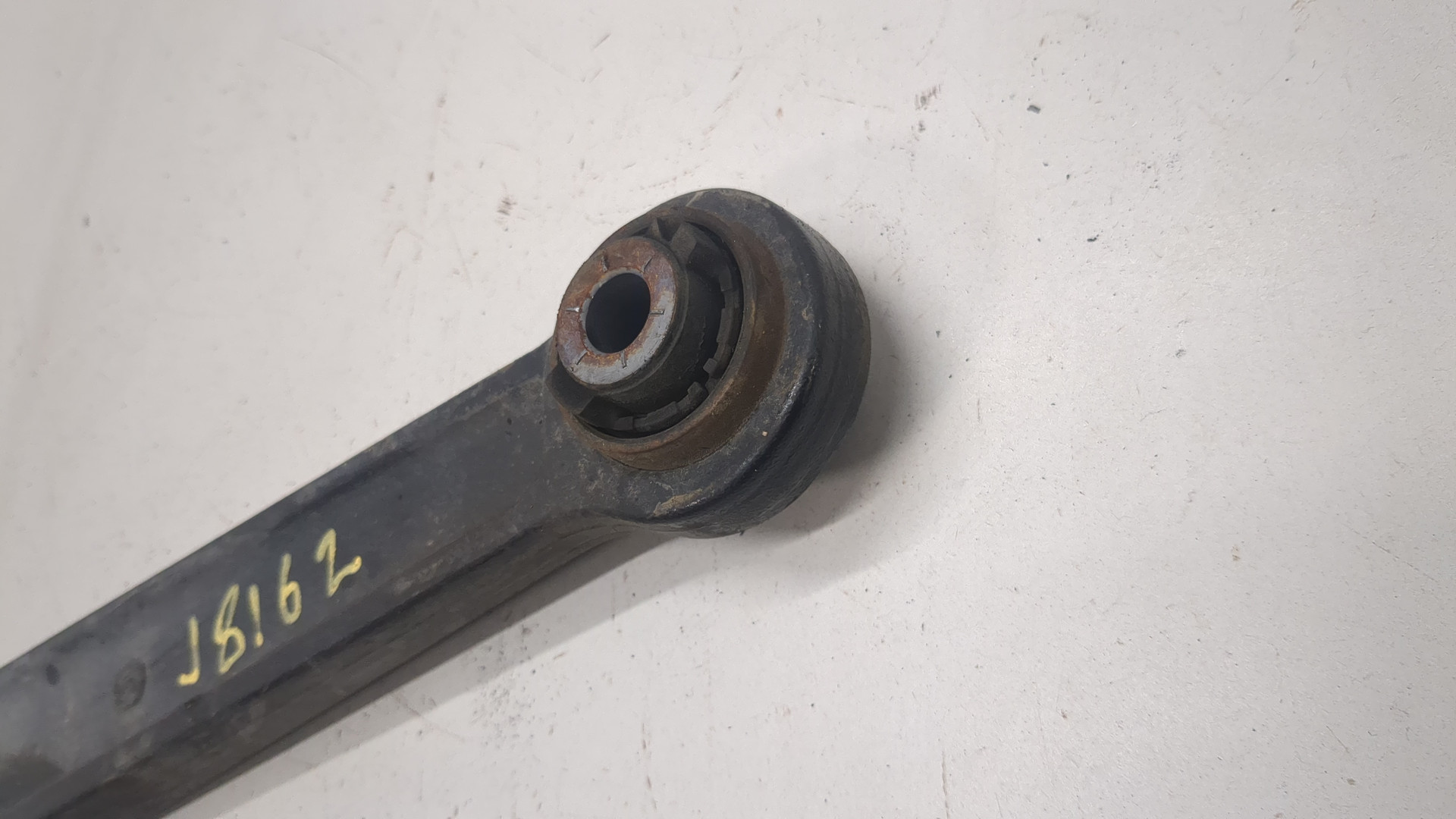 Рычаг задний