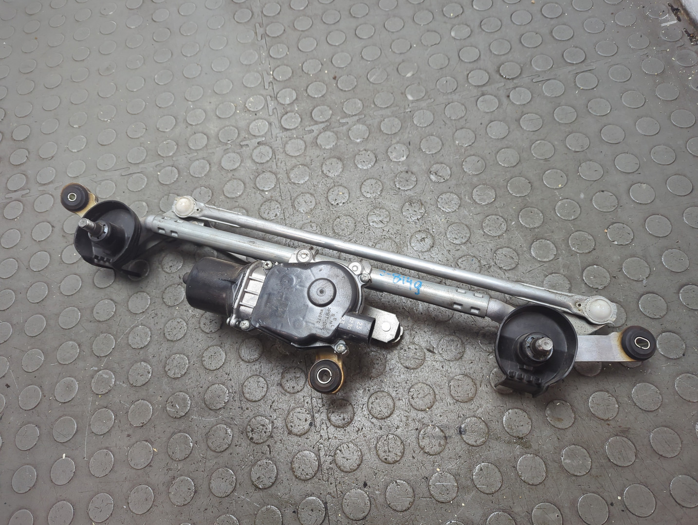 Трапеция стеклоочистителей