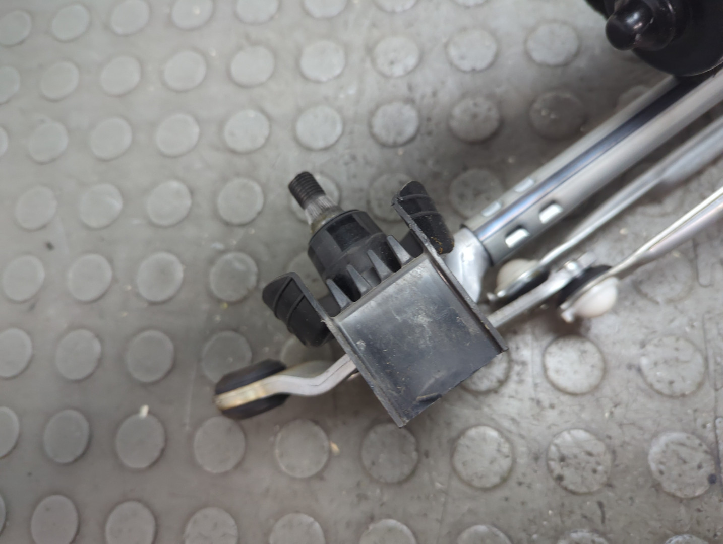 Трапеция стеклоочистителей