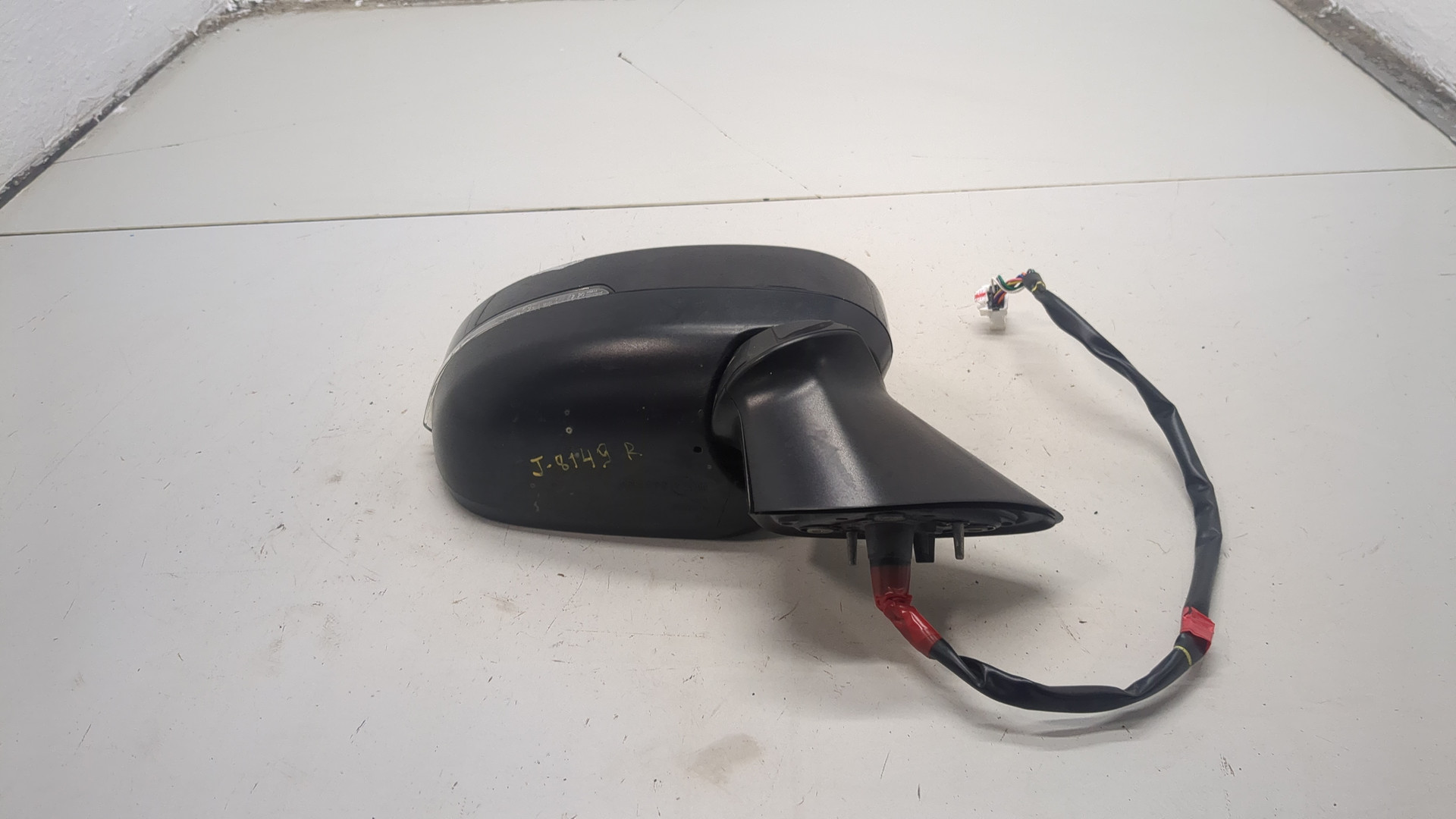 Зеркало правое электрическое