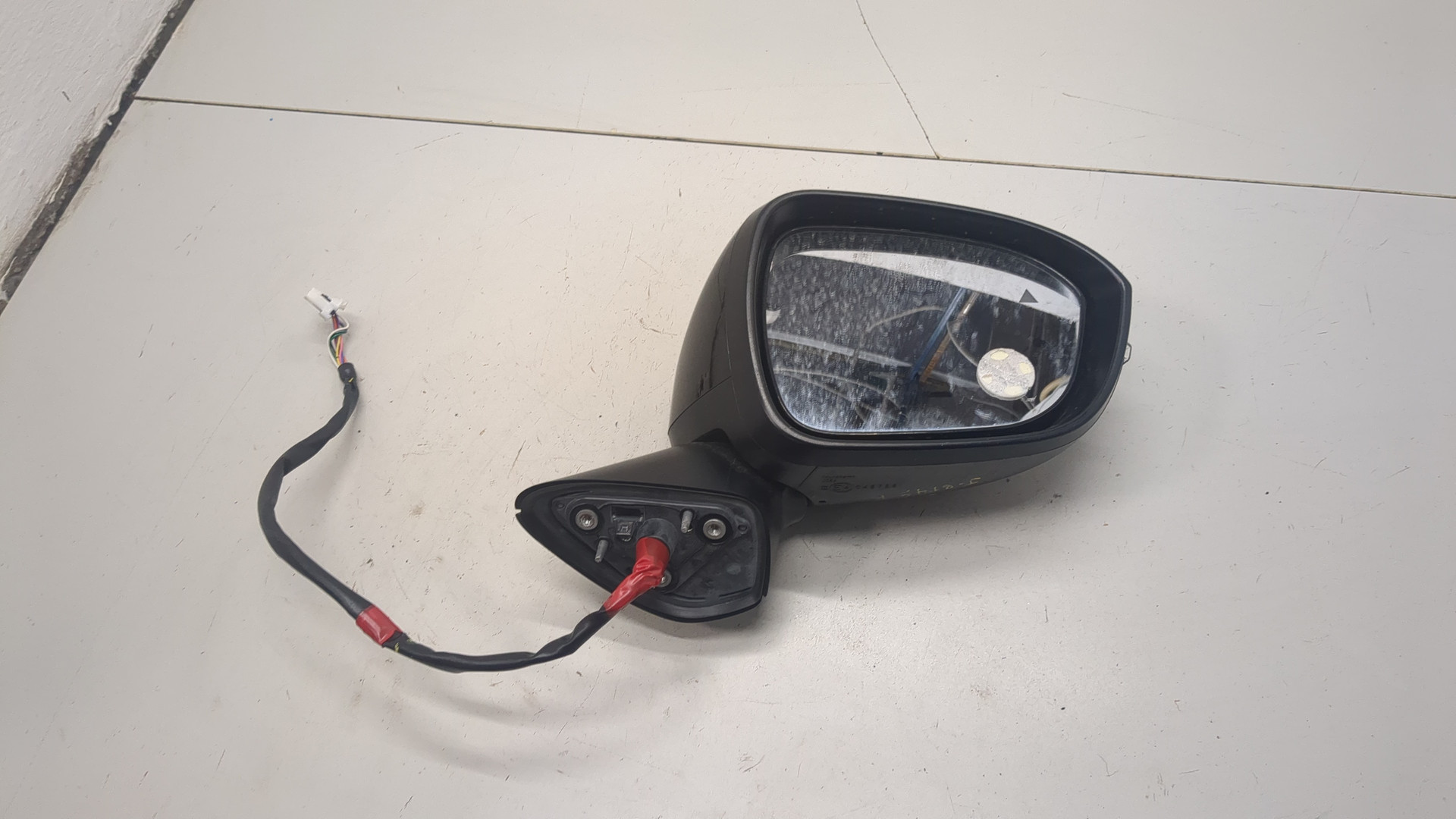 Зеркало правое электрическое