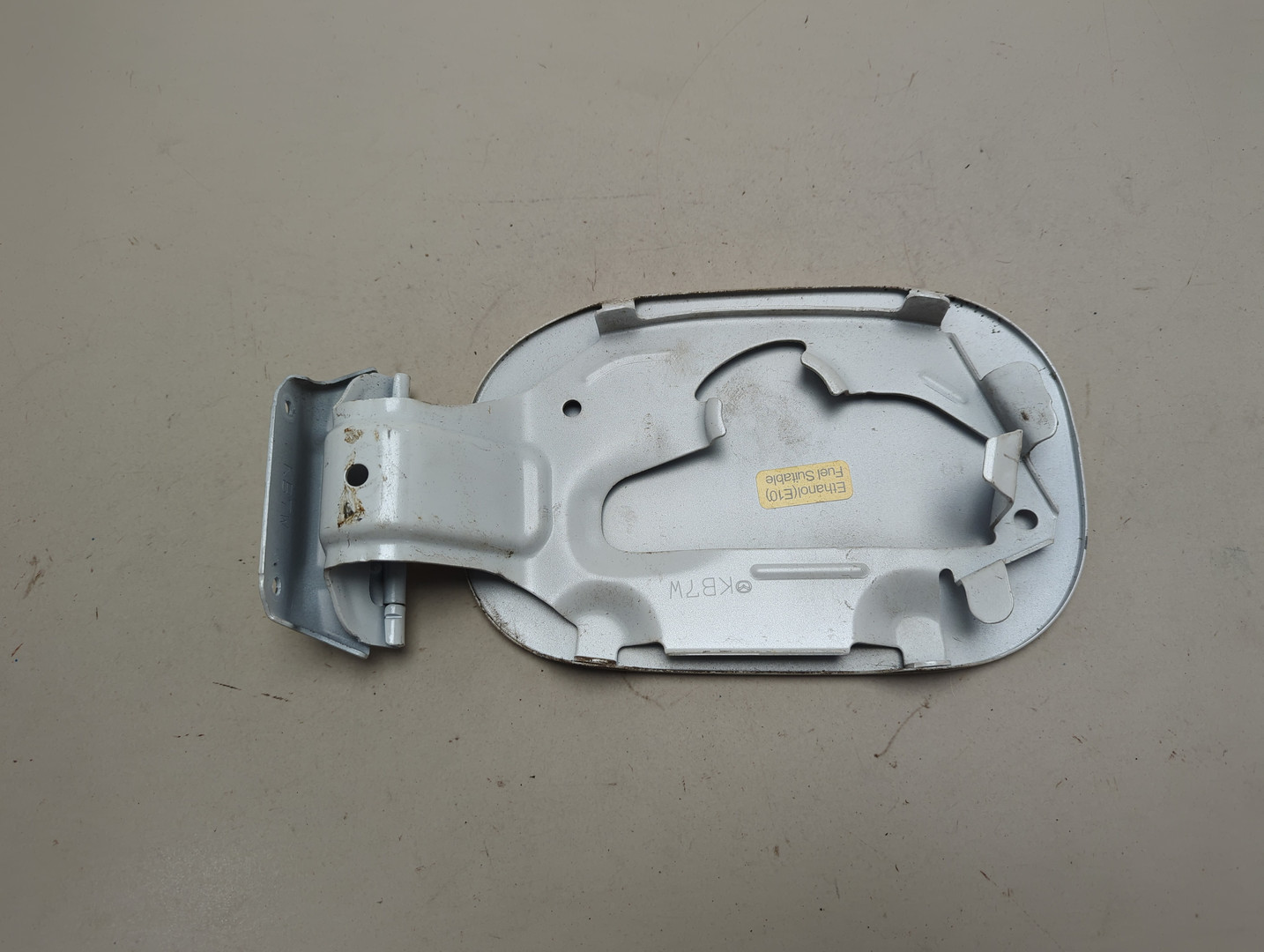 Лючок бензобака