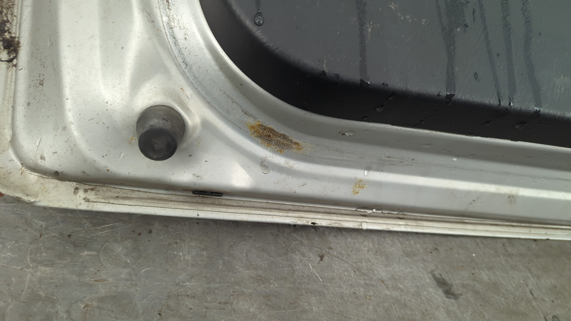 Дверь багажника