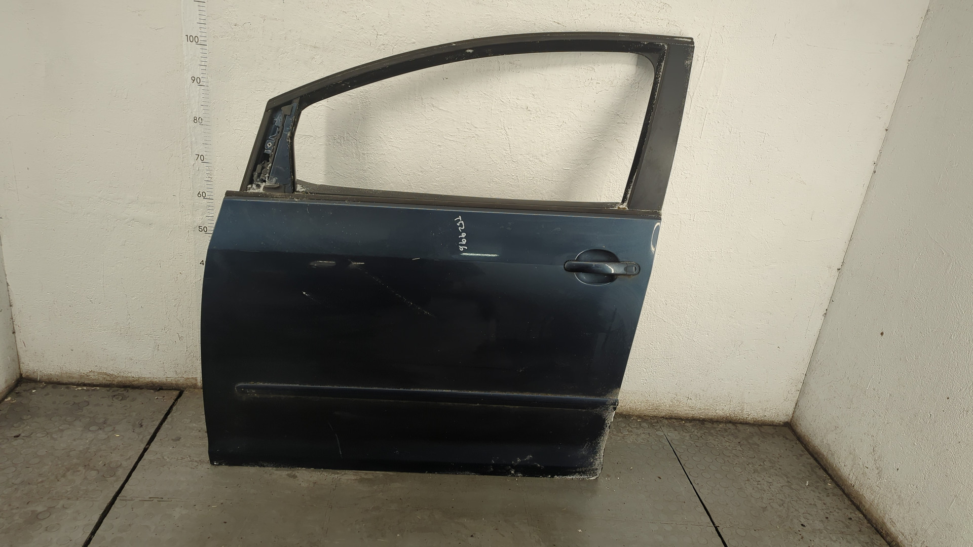 Дверь передняя левая