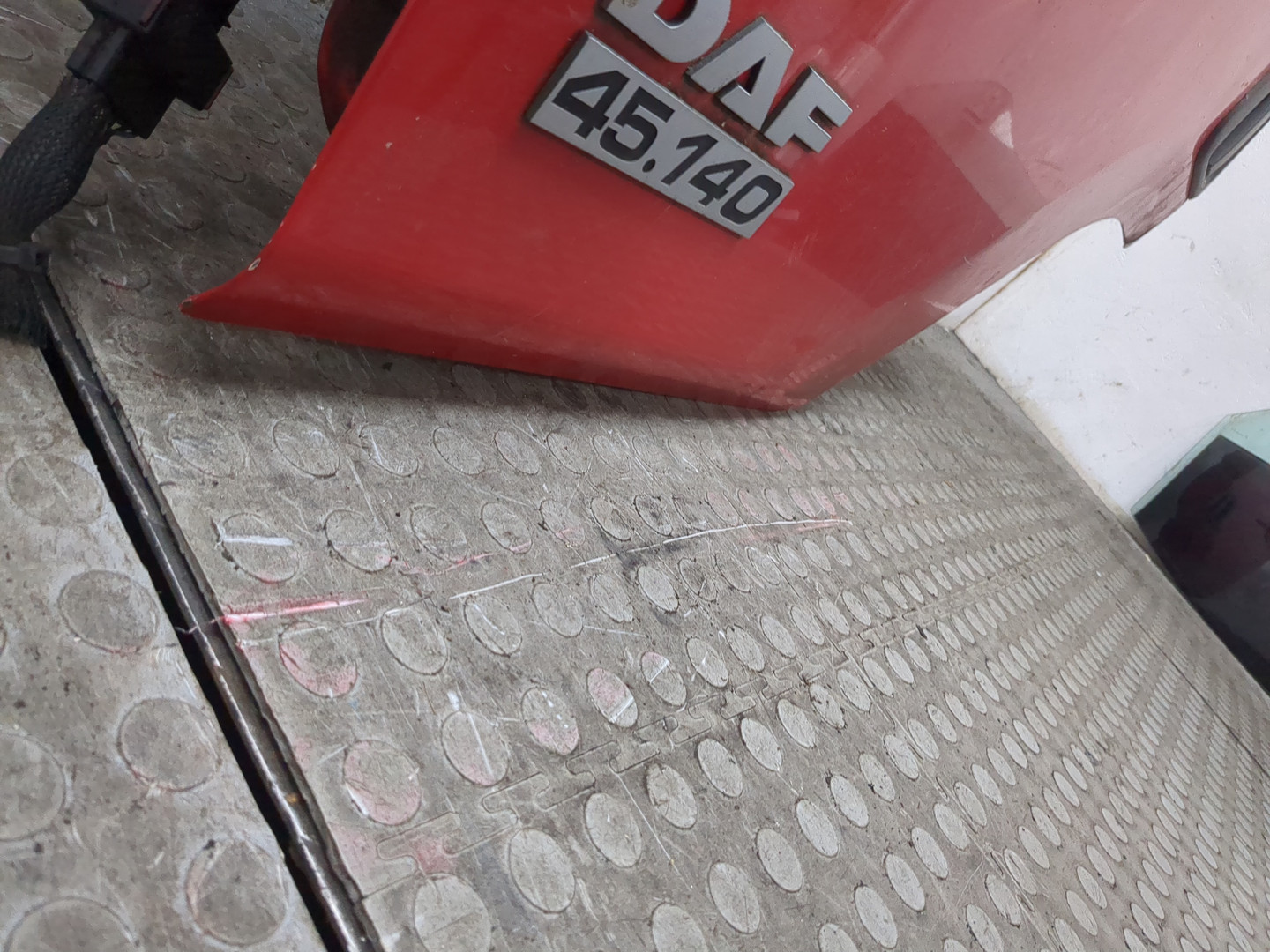 Дверь передняя левая