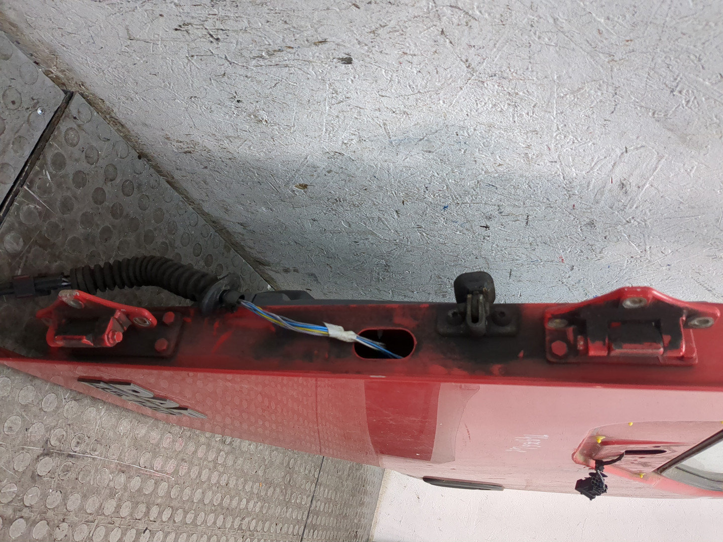 Дверь передняя левая